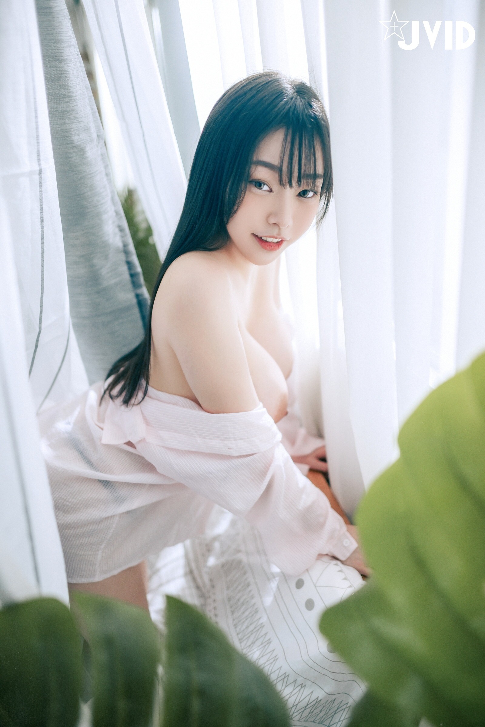 【套圖x35】巨乳女秘書[24P]