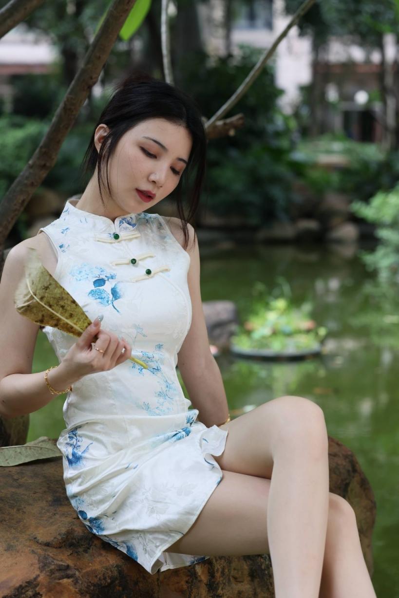 【套圖x11】小丁Ding寫真--爆乳乳釘白絲女僕死庫水[22P]