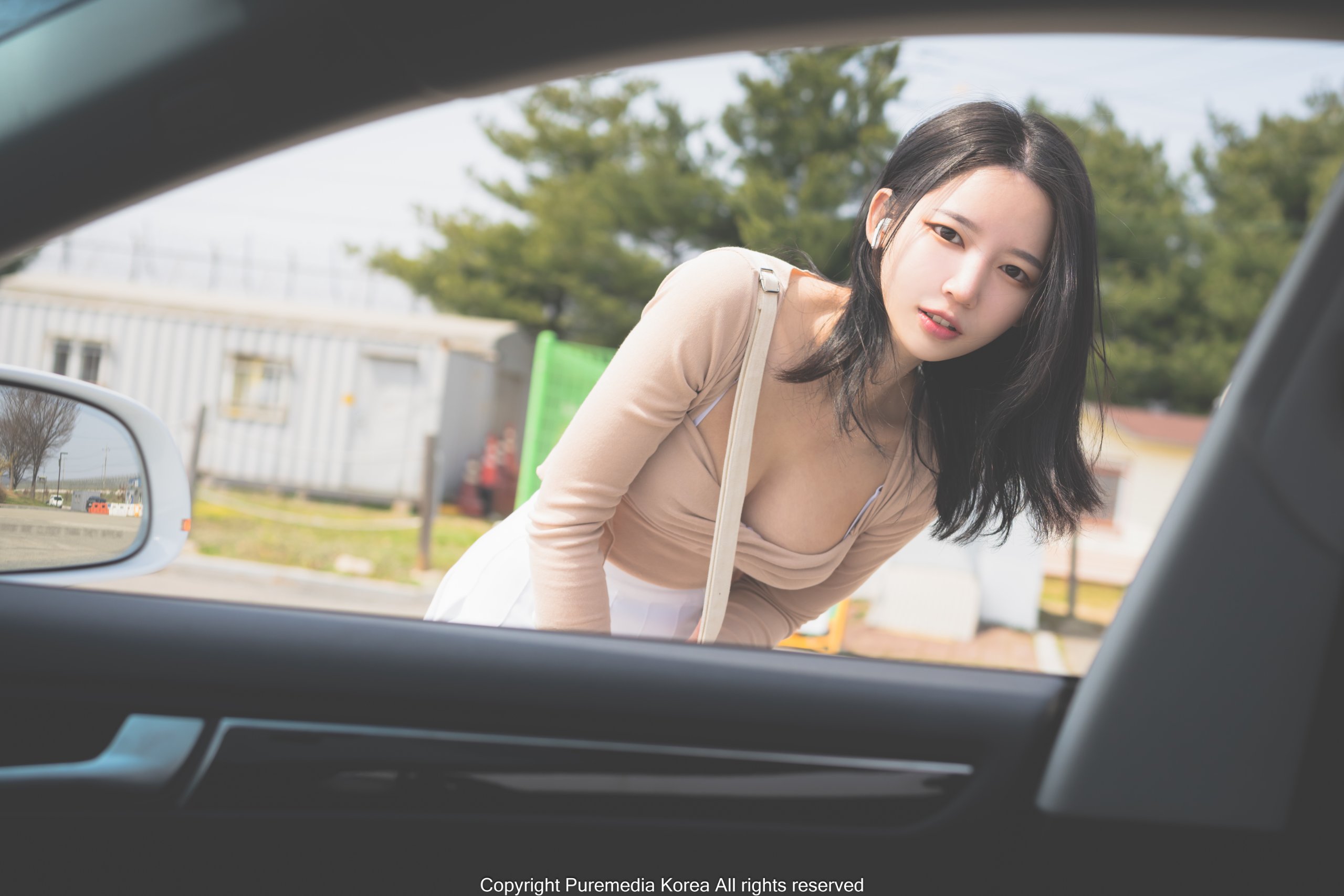 【套圖x16】韓國女模遭拐騙強行被拉至小樹林--有奶無屄[20P]